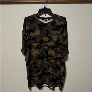 Fashion Nova Men’s Camouflage T-shirt NWOT
